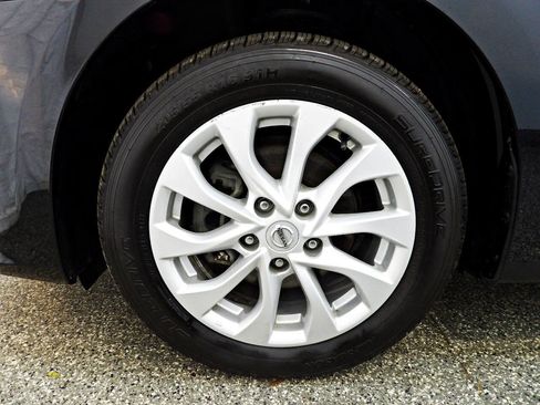 Used 2019 Nissan Sentra SV FWD image 18