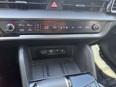 Certified 2023 Kia Sportage EX FWD image 25