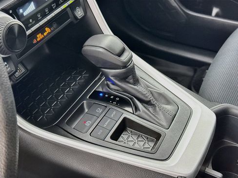 Certified 2025 Toyota RAV4 LE FWD image 8
