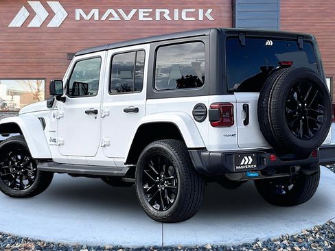 Used 2023 Jeep Wrangler Unlimited Sahara w/ Cold Weather Group AWD/4WD image 4