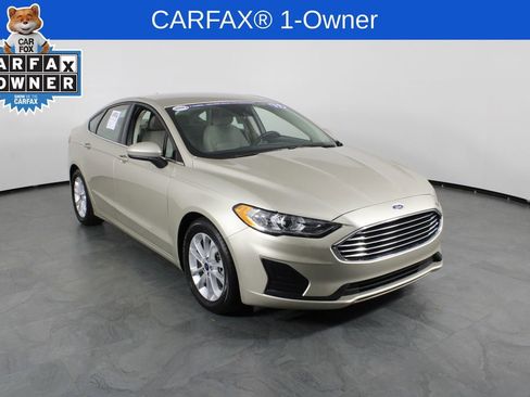 Used 2019 Ford Fusion SE image 4