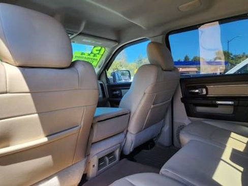 Used 2015 RAM 1500 Laramie w/ Convenience Group image 10