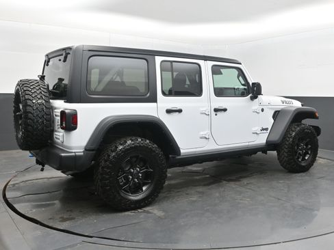Used 2024 Jeep Wrangler Unlimited AWD/4WD image 9