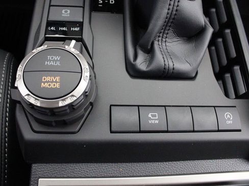 New 2026 Toyota 4Runner Limited AWD/4WD image 39