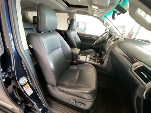 Used 2017 Lexus GX 460 Premium w/ Premium Package AWD/4WD image 26
