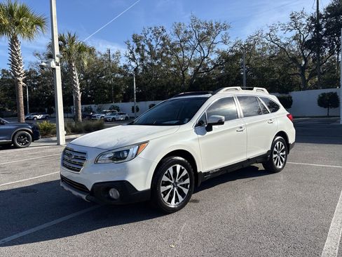 Used 2015 Subaru Outback 2.5i Limited image 1