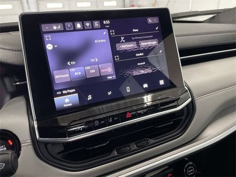 Used 2024 Jeep Compass Limited image 23