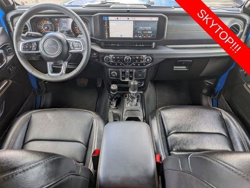 Certified 2024 Jeep Wrangler Unlimited Sahara w/ Technology Group AWD/4WD image 15