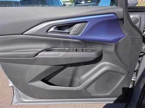 New 2026 Chevrolet Equinox EV LT image 17