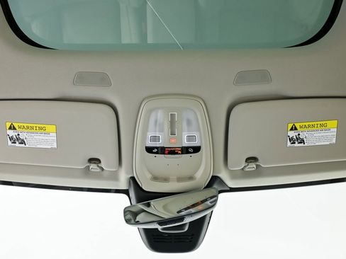 New 2026 Volvo XC60 B5 Ultra w/ Protection Package Premier image 19