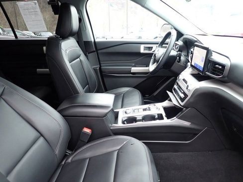 Certified 2023 Ford Explorer XLT w/ Equipment Group 202A image 10