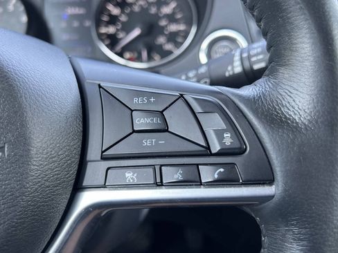 Used 2018 Nissan Rogue SV w/ Premium Package AWD/4WD image 24