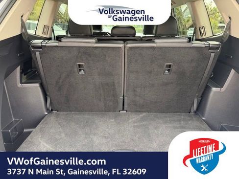 Certified 2025 Volkswagen Atlas SE image 7