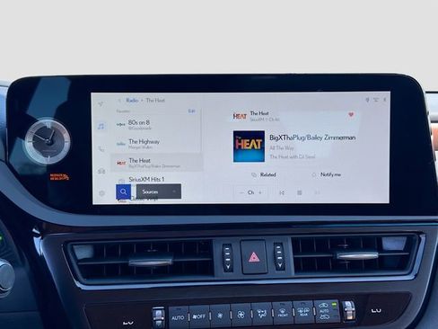 New 2025 Lexus ES 350 w/ Premium Package image 31