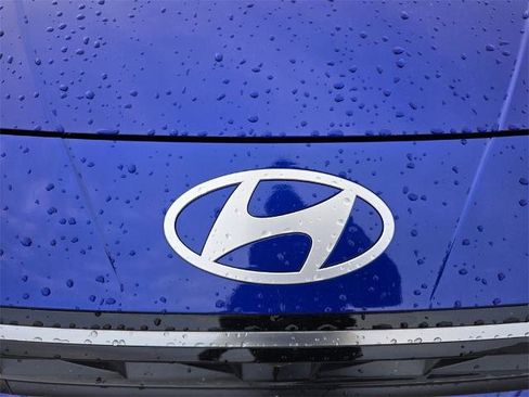 Used 2024 Hyundai Elantra Limited image 4