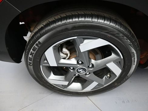 Certified 2023 Hyundai Venue Limited FWD image 12