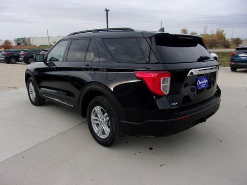 Used 2023 Ford Explorer XLT w/ Class IV Trailer Tow Package image 8