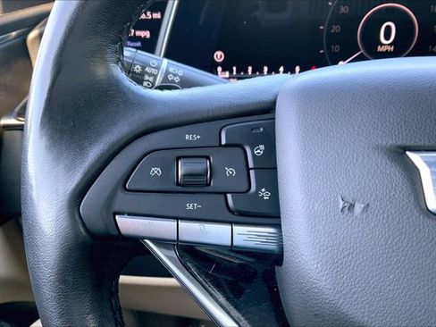 Used 2021 Cadillac Escalade Premium Luxury AWD/4WD image 18