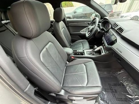 Used 2020 Audi Q3 2.0T Premium w/ Convenience Package AWD/4WD image 23