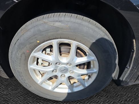 Used 2023 Chrysler Voyager LX FWD image 11