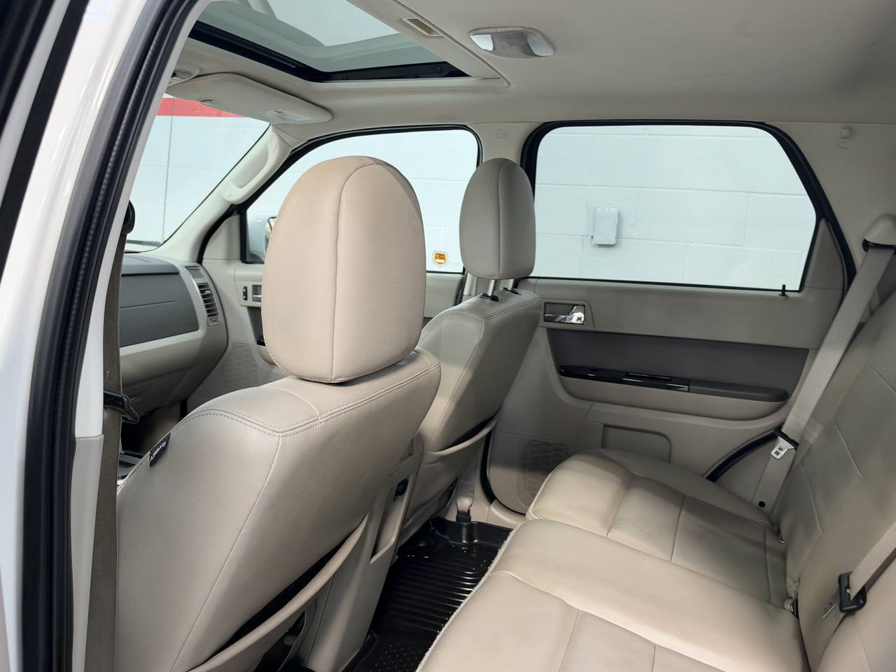 Used 2010 Ford Escape 4WD Hybrid image 27