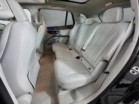 Used 2023 Mercedes-Benz EQS 580 4MATIC SUV image 26