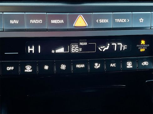 Used 2023 Kia Telluride S image 16