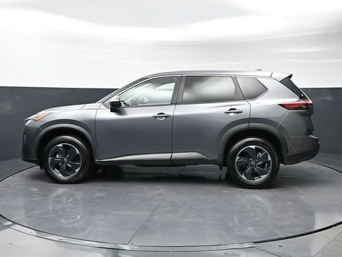 Used 2024 Nissan Rogue SV image 8