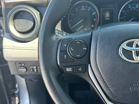 Used 2018 Toyota RAV4 XLE AWD/4WD image 18