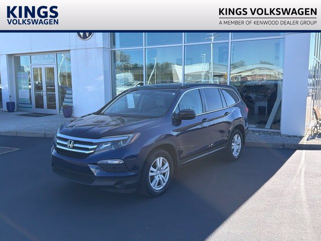Used 2017 Honda Pilot LX image 1