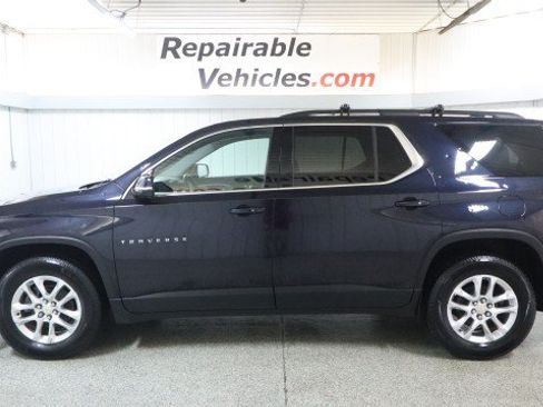 Used 2020 Chevrolet Traverse LT w/ LPO, Floor Liner Package FWD image 1