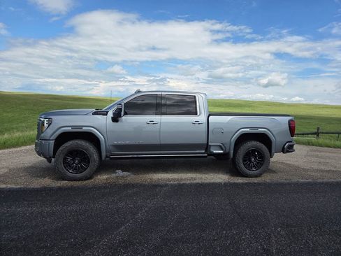 Used 2025 GMC Sierra 2500 Denali Ultimate AWD/4WD image 36