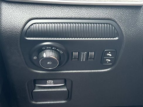 Used 2024 Jeep Wagoneer Series II w/ Flexible Seating Group RWD image 42