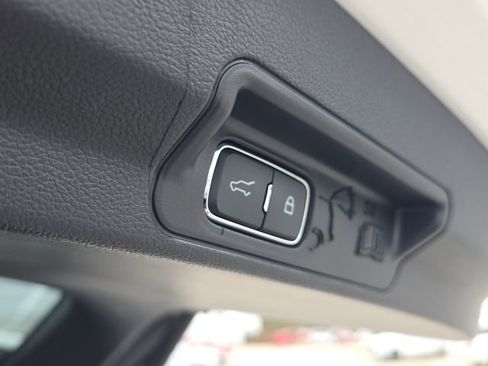 Used 2025 Ford Explorer ST image 12