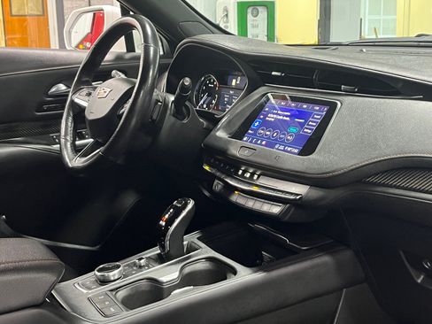 Used 2020 Cadillac XT4 Sport image 10