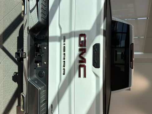 Used 2021 GMC Sierra 1500 SLT image 4