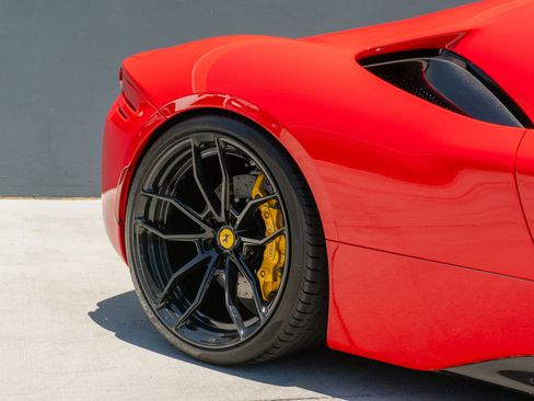 Used 2021 Ferrari SF90 Stradale AWD/4WD image 41