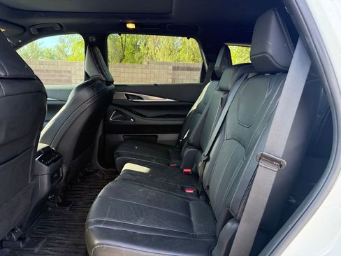 Used 2025 INFINITI QX60 Luxe w/ Black Edition image 9