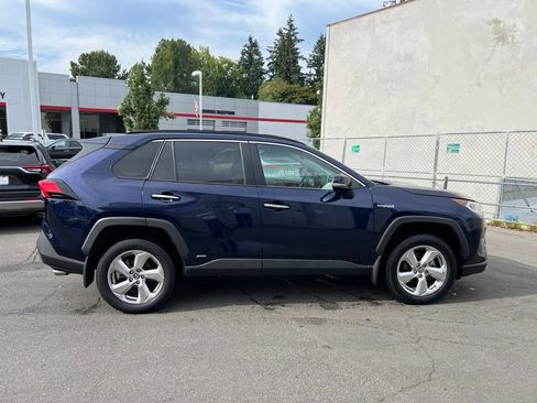 Used 2019 Toyota RAV4 Limited AWD/4WD image 3