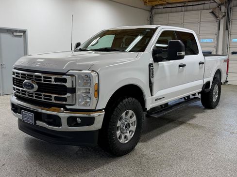 Used 2024 Ford F250 XLT w/ FX4 Off-Road Package AWD/4WD image 8