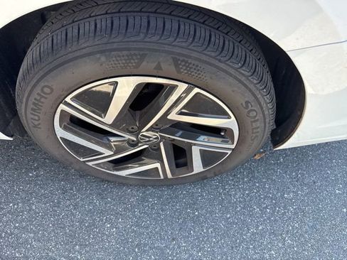 Certified 2023 Volkswagen Jetta SEL image 6