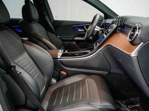 Used 2025 Mercedes-Benz GLC 350e 4MATIC image 15