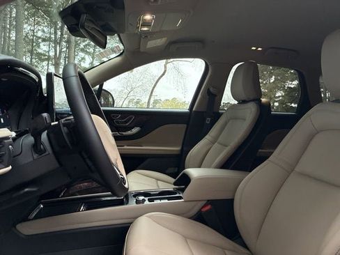 New 2026 Lincoln Corsair Premiere image 21