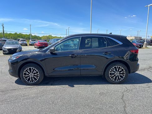 Used 2023 Ford Escape Active w/ Tech Pack #1 AWD/4WD image 2