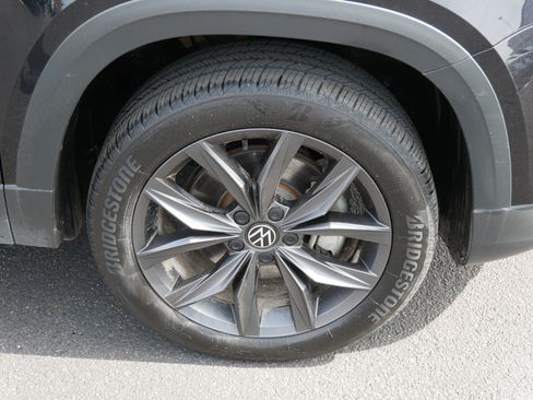 Used 2022 Volkswagen Taos SE AWD/4WD image 15