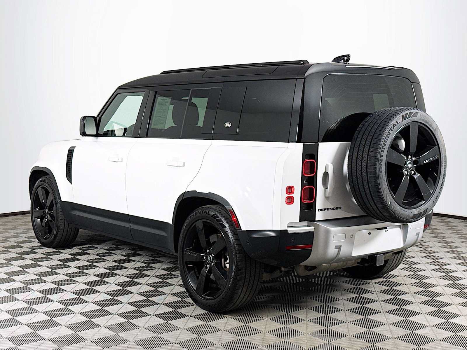 Used 2024 Land Rover Defender 110 S AWD/4WD image 7