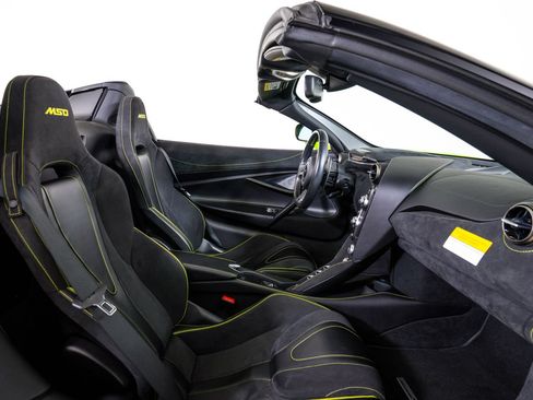 Used 2021 McLaren 720S Performance RWD image 28