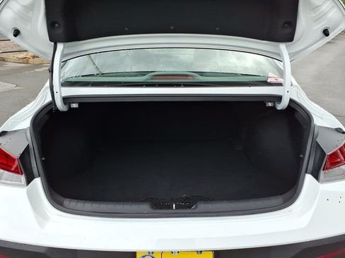 Used 2025 Hyundai Elantra Hybrid FWD image 10