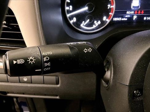 Used 2021 Nissan Rogue SV AWD/4WD image 30