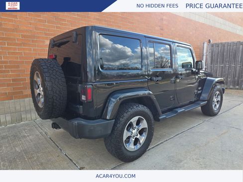 Used 2017 Jeep Wrangler Unlimited Sahara w/ Dual Top Group AWD/4WD image 7